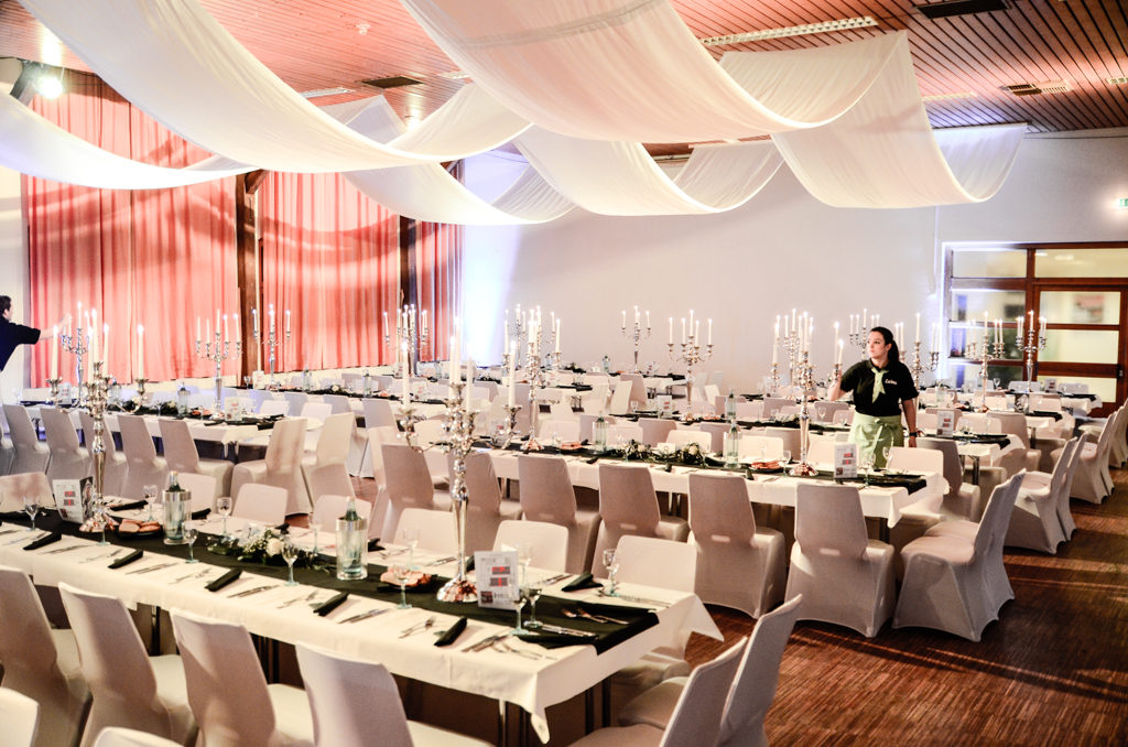 Alles für Ihr Firmenevent, Ihre Hochzeit, Ihre Feierlichkeit: Catering- & Partyservice | Equipment- & Dekorationsverleih | Event- & Hochzeitsplanung